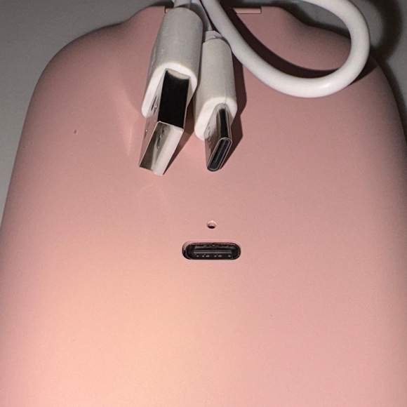 🆕 LED Compact Mirror with Floral Design - Picture 9 of 10